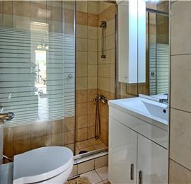 3 bedroom seaside villa with pool, Acharavi, sleeps 6